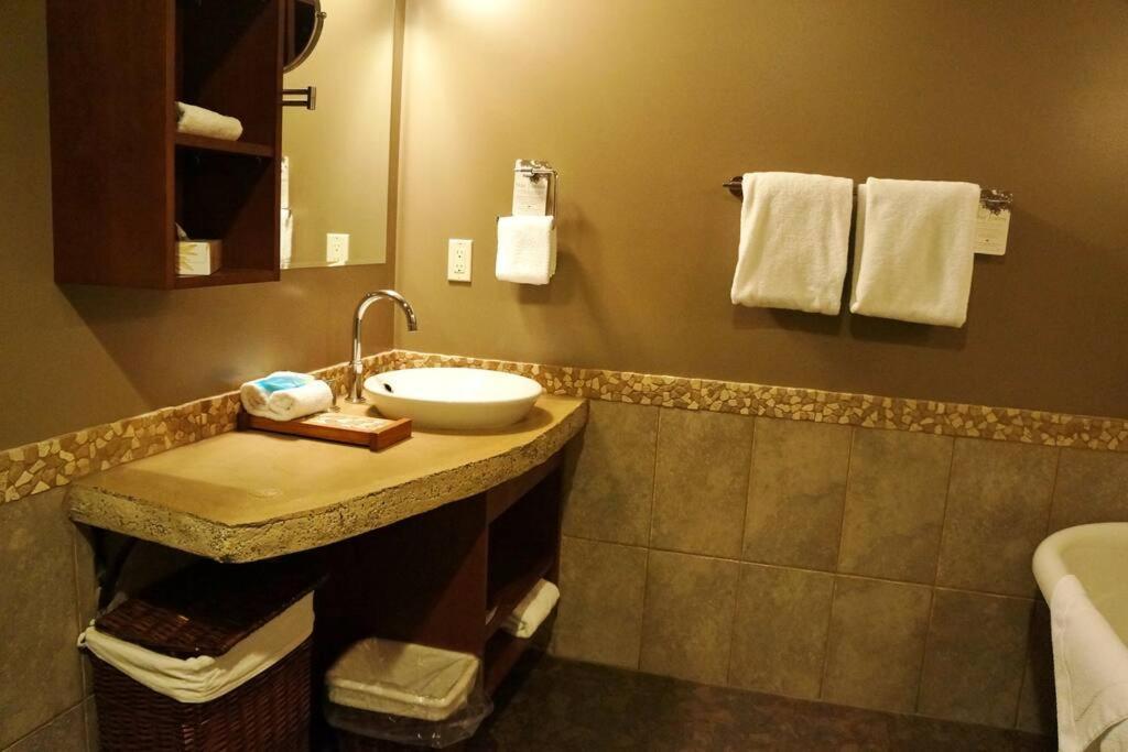 Gracie'S Place Canmore Bagian luar foto